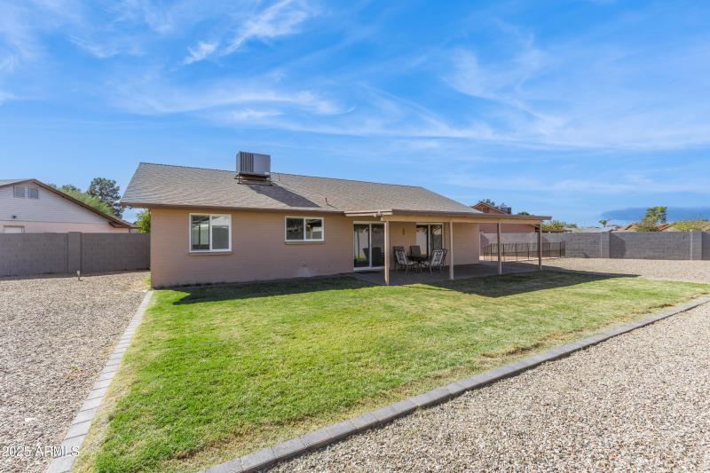 6102 E Fairfield St-27