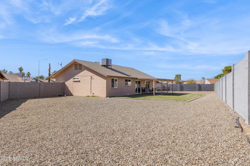 6102 E Fairfield St-26