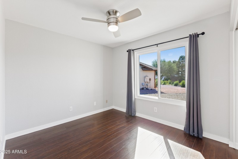 6102 E Fairfield St-16