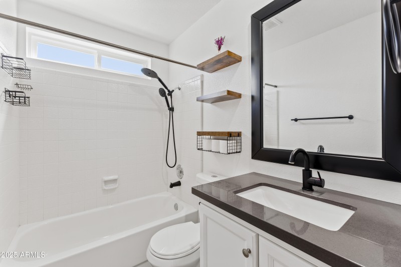 6102 E Fairfield St-15