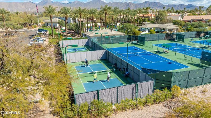 pickleball and tennis