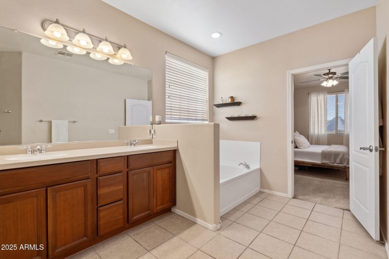 6919 S 71st Drive, Laveen AZ 85339