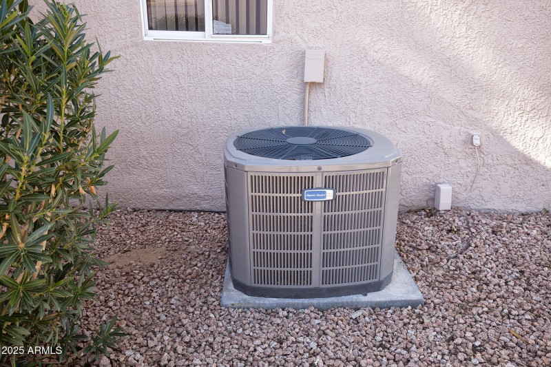 006_14416WRobertsonDr