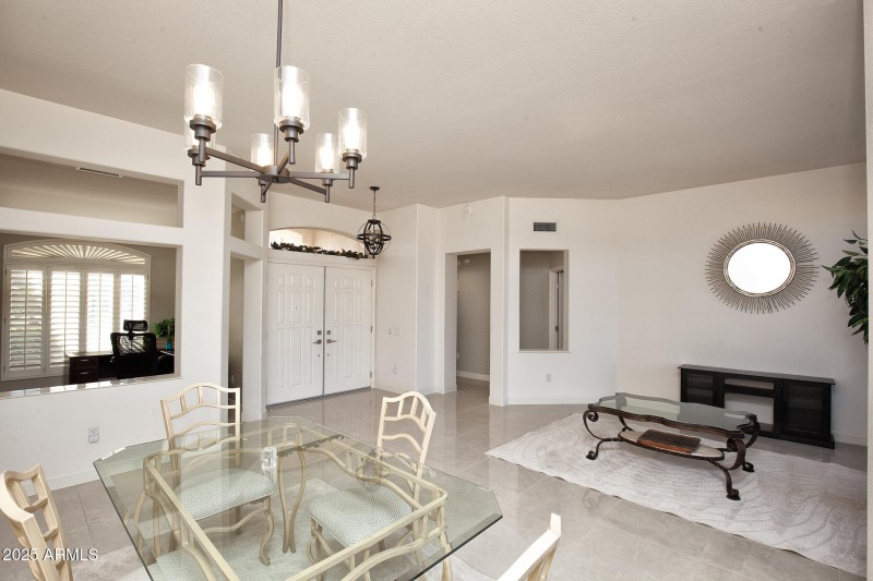 013_14416WRobertsonDr