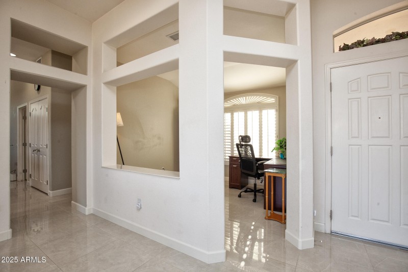 017_14416WRobertsonDr