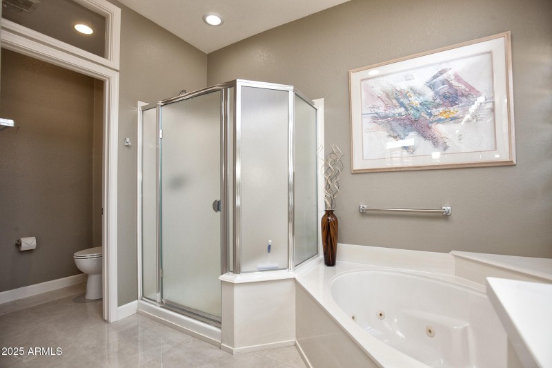 033_14416WRobertsonDr