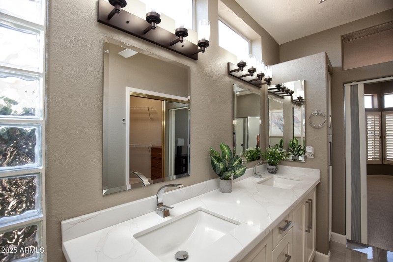 036_14416WRobertsonDr