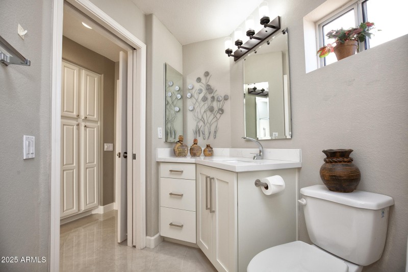 041_14416WRobertsonDr