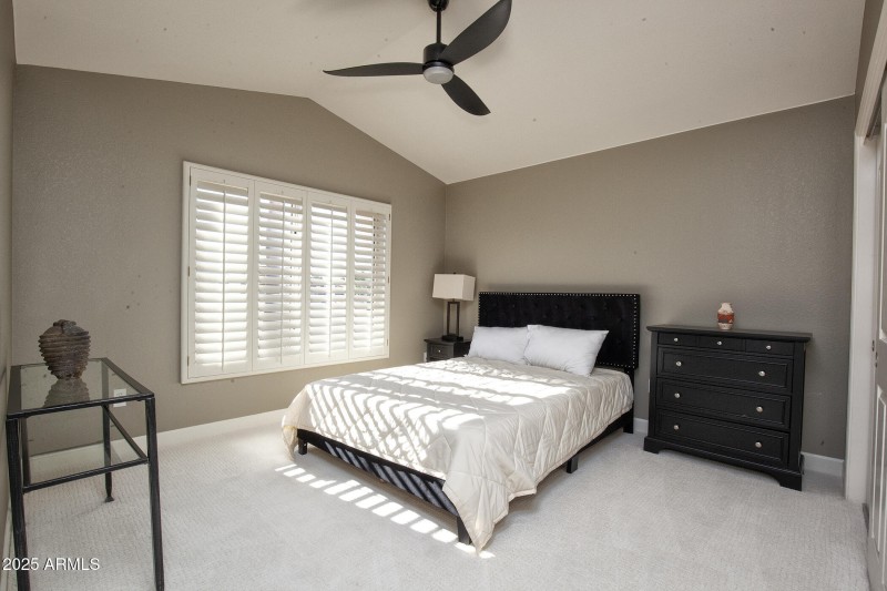 043_14416WRobertsonDr