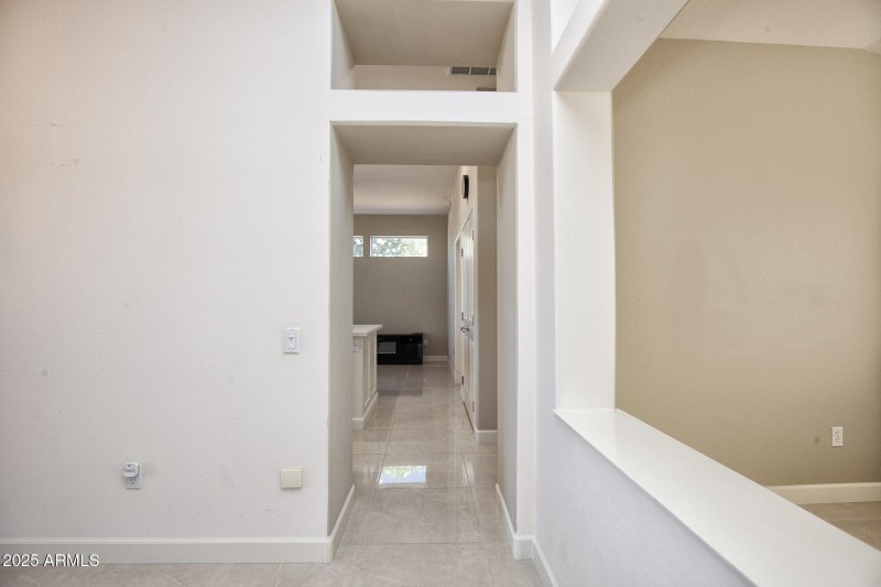 046_14416WRobertsonDr