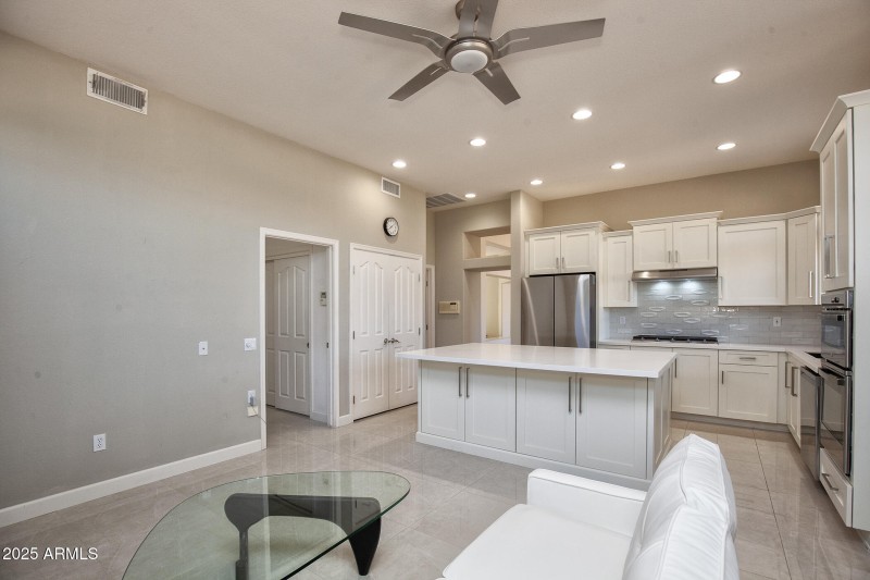 048_14416WRobertsonDr