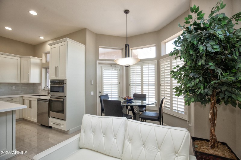 049_14416WRobertsonDr