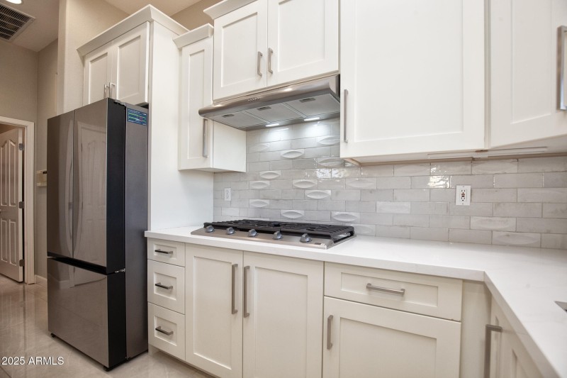 056_14416WRobertsonDr