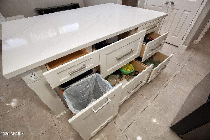 057_14416WRobertsonDr