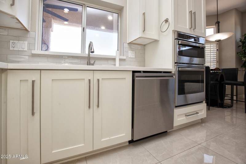 058_14416WRobertsonDr