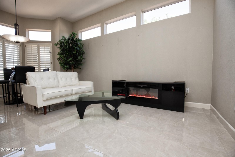 059_14416WRobertsonDr