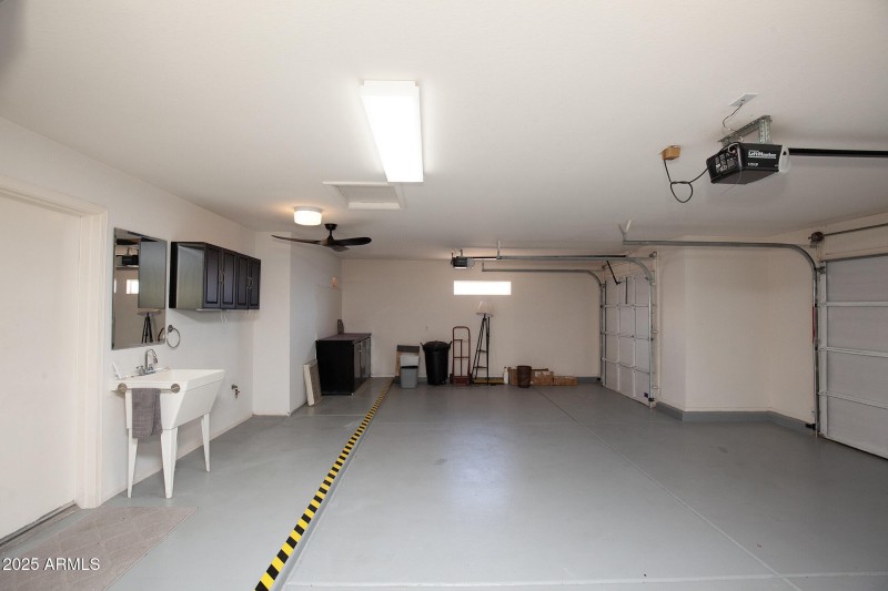 064_14416WRobertsonDr