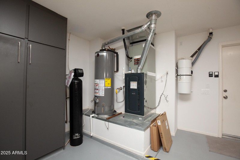 069_14416WRobertsonDr