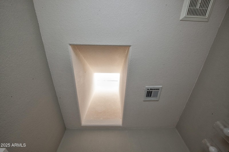 075_14416WRobertsonDr