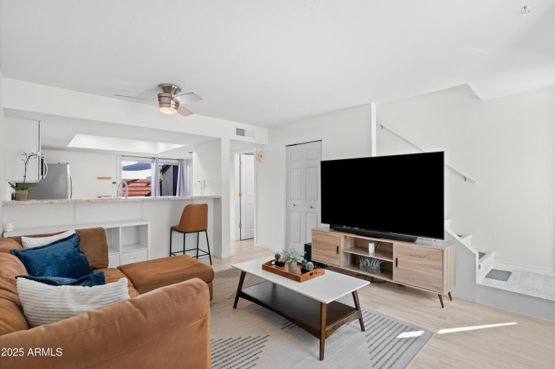 01-20251107-DSC09123