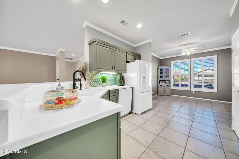 15119 W Las Brizas Ln-16