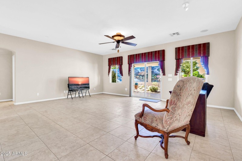 Great Room NO built In's