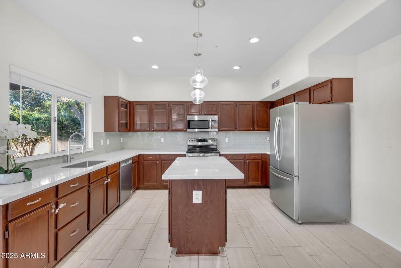 12-web-or-mls-100thPl-7