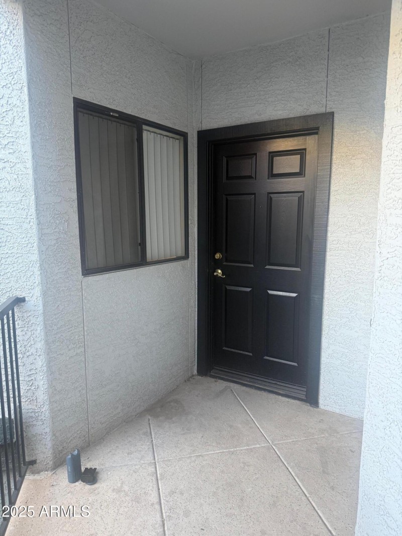 2071 Hawthorne Front Door
