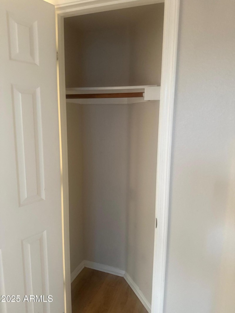 2071 Hawthorne Foyer Closet