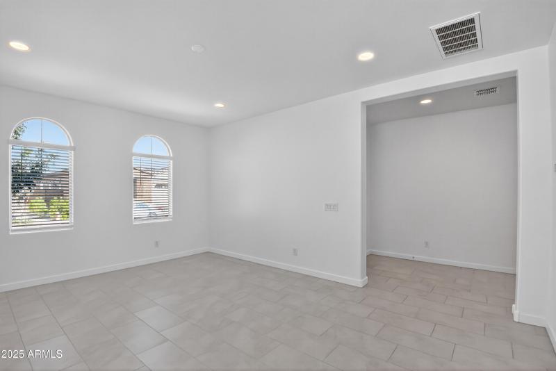 13_2555_W_Sunland_Ave_Phoenix_AZ_85041_U