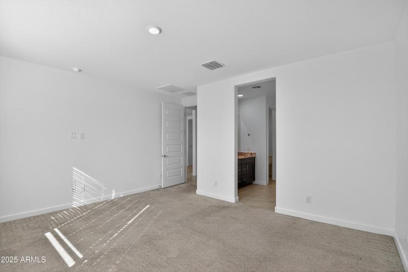 24_2555_W_Sunland_Ave_Phoenix_AZ_85041_U