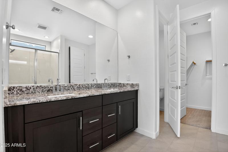 30_2555_W_Sunland_Ave_Phoenix_AZ_85041_U