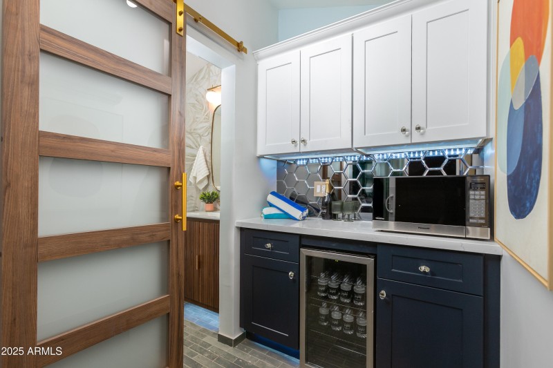 POOLSIDE MINI CASITA