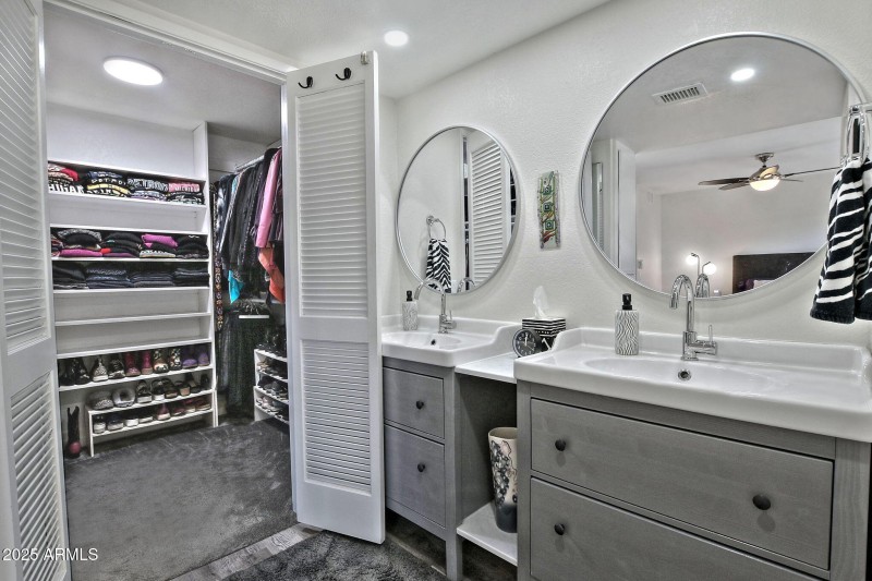 Primary Bathroom/Closet