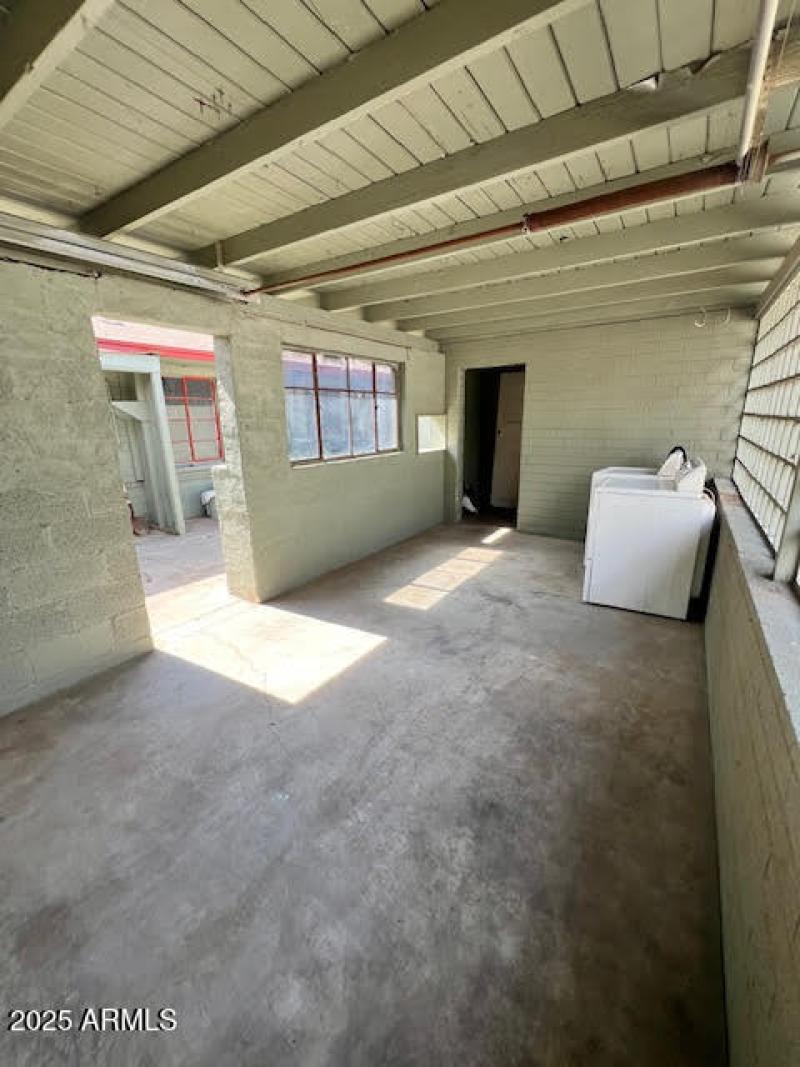 1321 S Collegegaarage