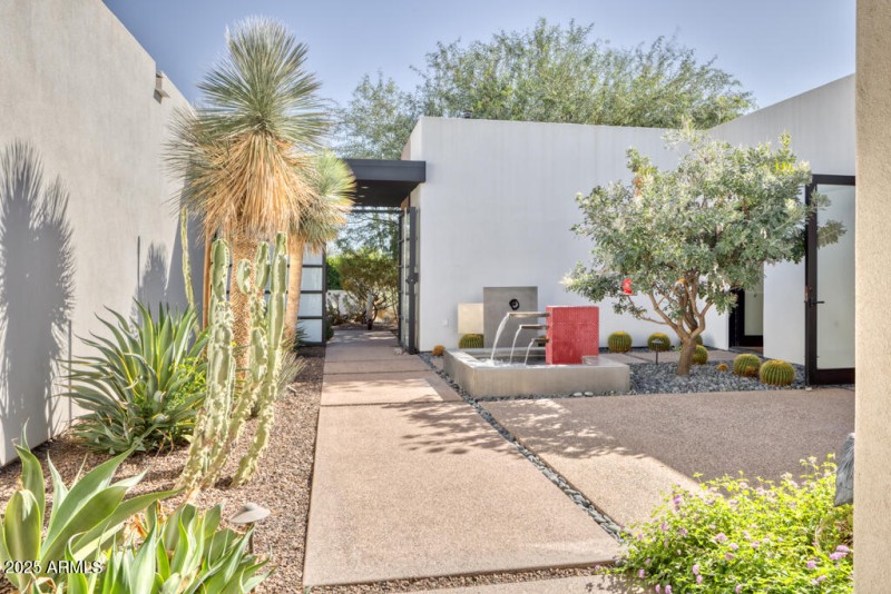 Separate Casita Entrance