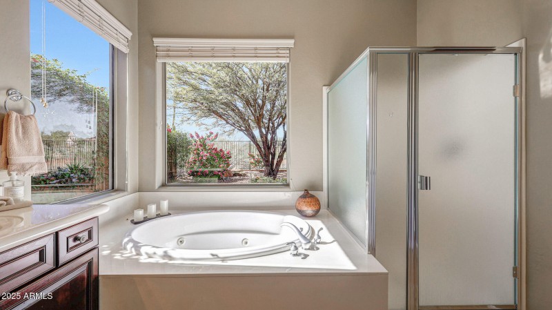 Primary ensuite soaking tub & shower