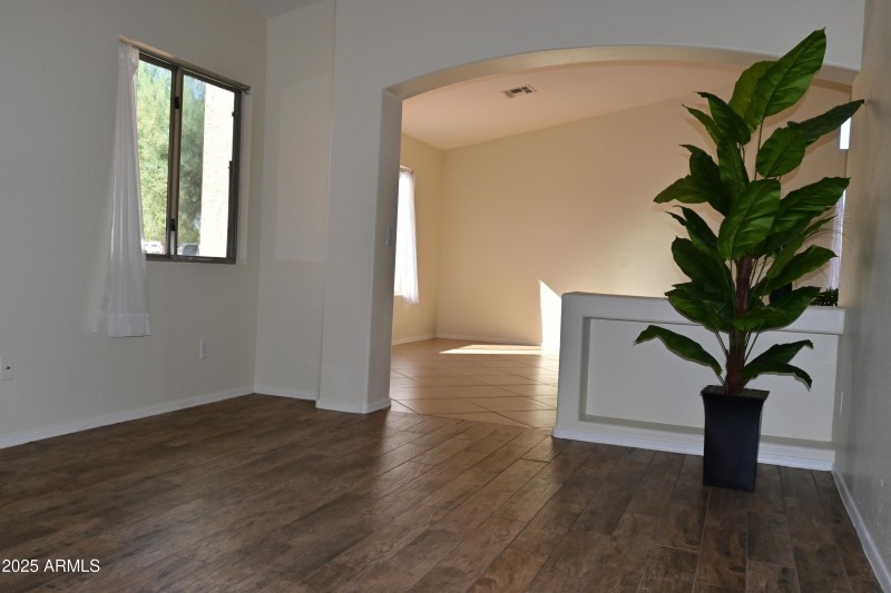 Bright Flex Room + Archway