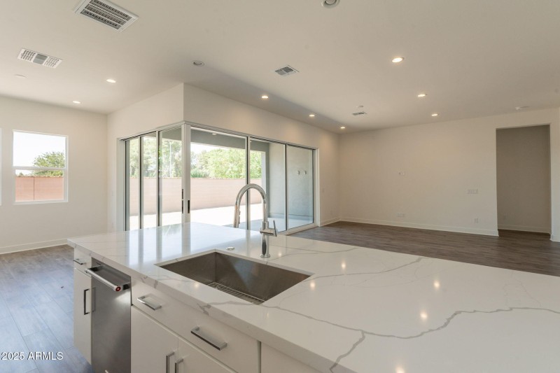 20-web-or-mls-Carlisle-20