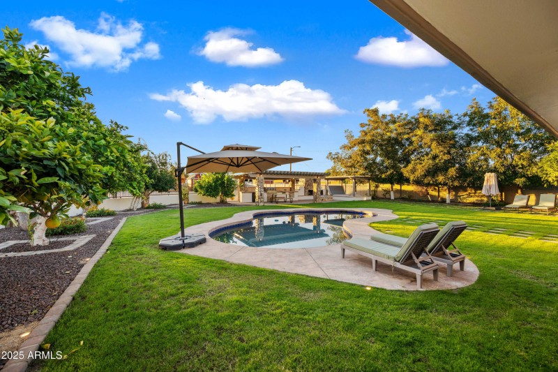 92-15220N27S-ocupix-