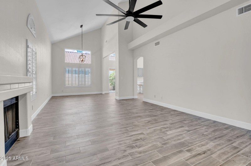 4-web-or-mls-12048 N 40th Way-4