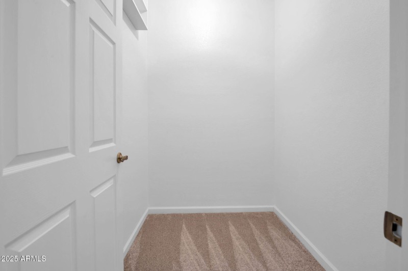 17-web-or-mls-12048 N 40th Way-17