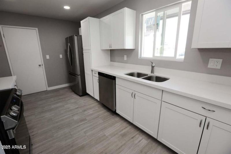 Salem kitchen counter