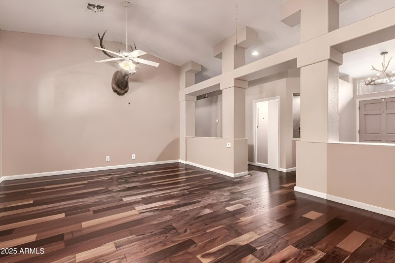 Living room no furniture