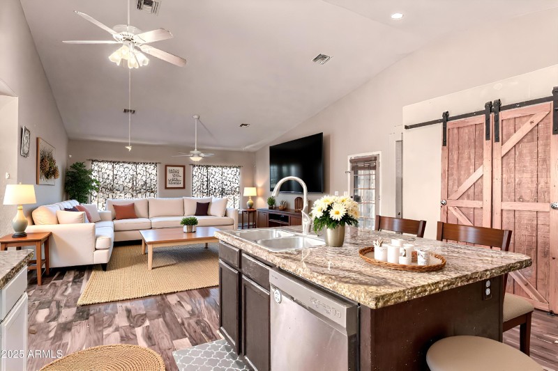 Main Living room w-furniture