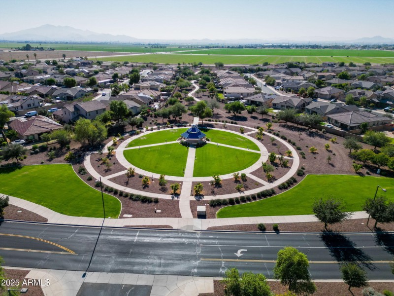 10-web-or-mls-19648 W Lincoln St-10