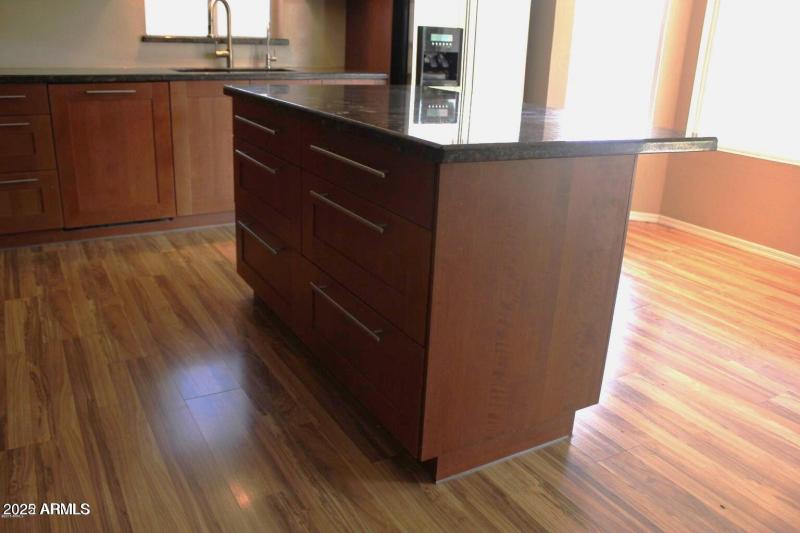 20221027202043776092000000-o