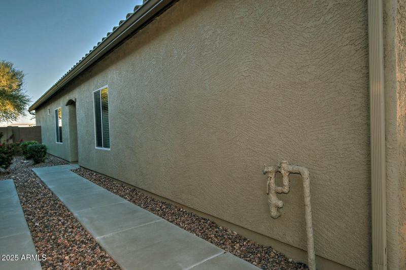 7208 W Sonoma Way Florence AZ-large-003-