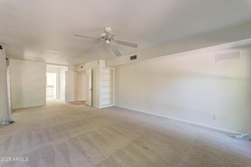 8046 E Del Caverna Dr-21