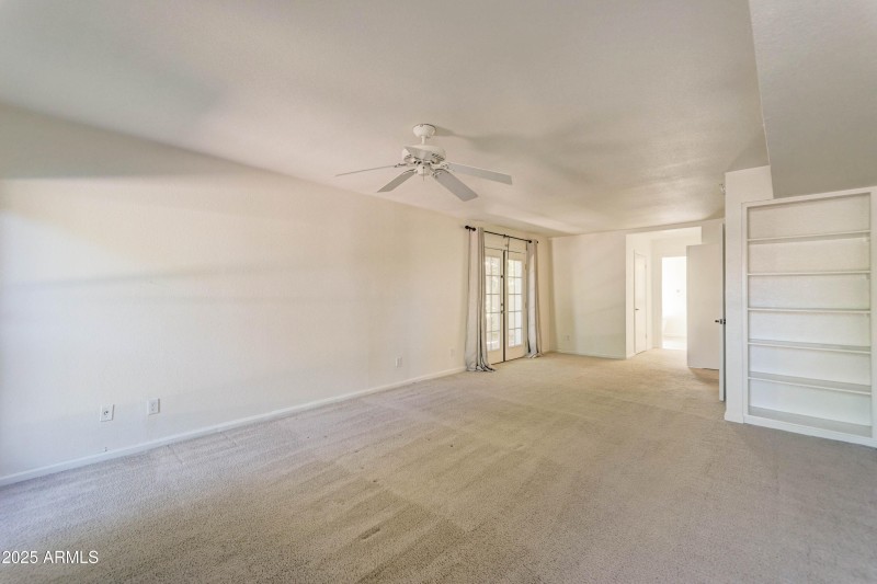 8046 E Del Caverna Dr-23